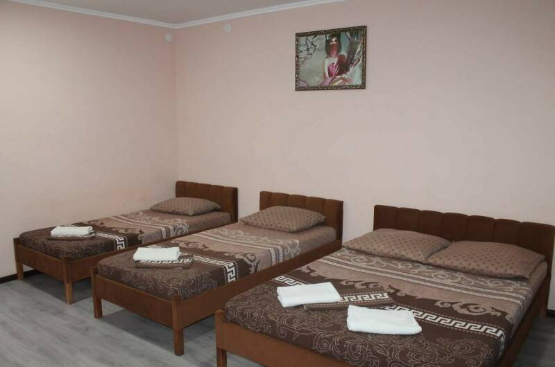 Номер на 4 человека с балконом 2,3 этаж