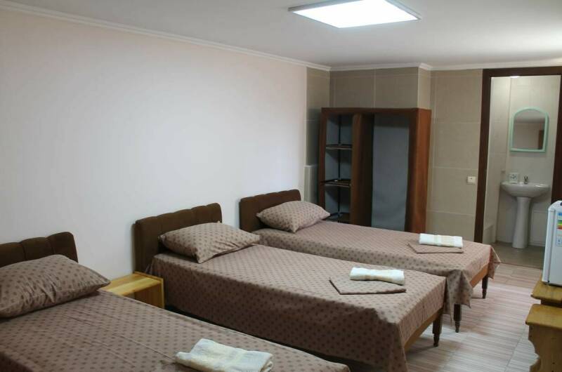 Номер на 4 человека 2 этаж (вход с кухни)