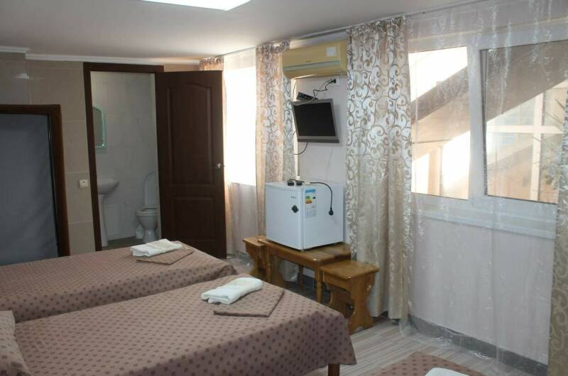 Номер на 4 человека 2 этаж (вход с кухни)