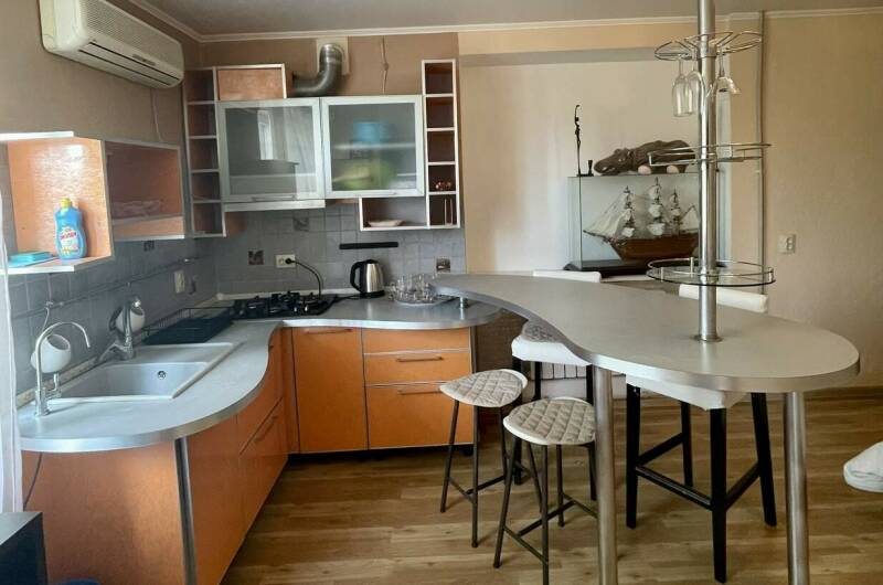 Двухкомнатный с кухней