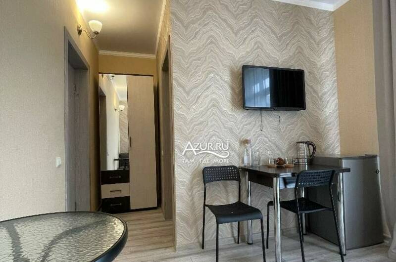 Трёхместный номер на третьем этаже