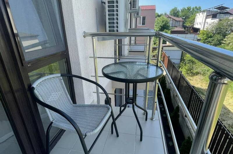 Двухкомнатный номер с обеденной зоной на третьем