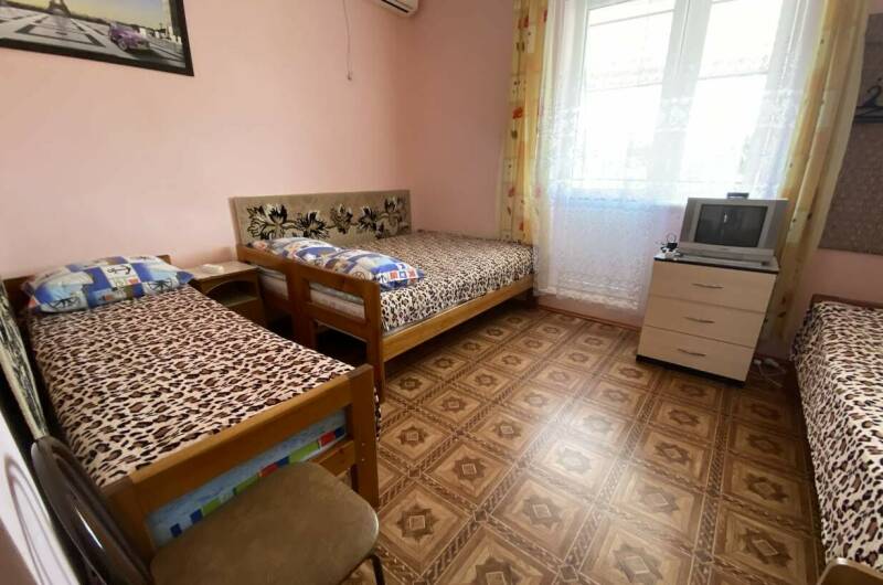 4-х местная комната с балконом