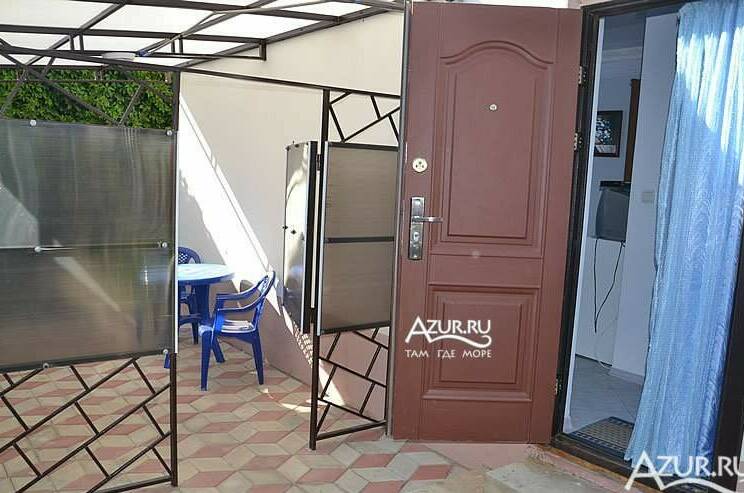 Четырехместный номер с беседкой