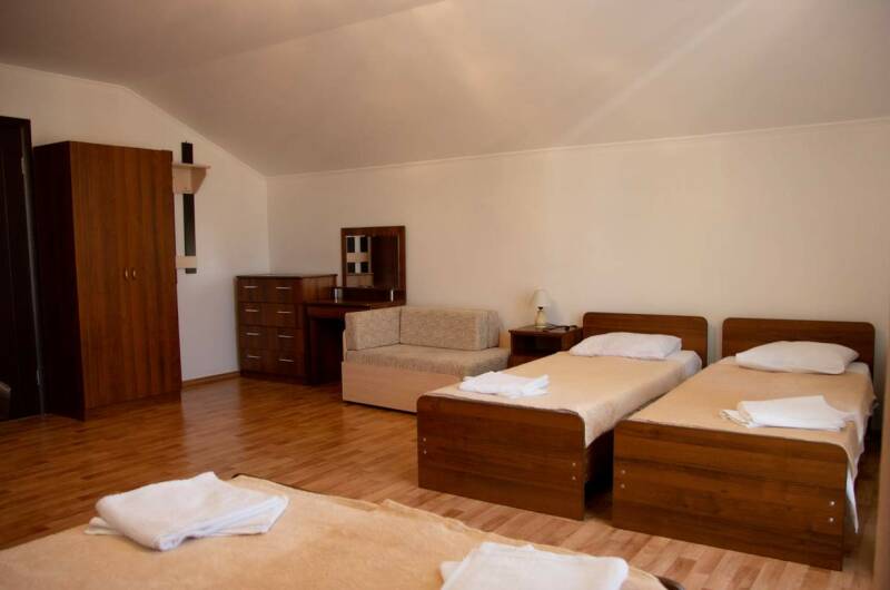 Номер 7 на четверых (3 этаж)