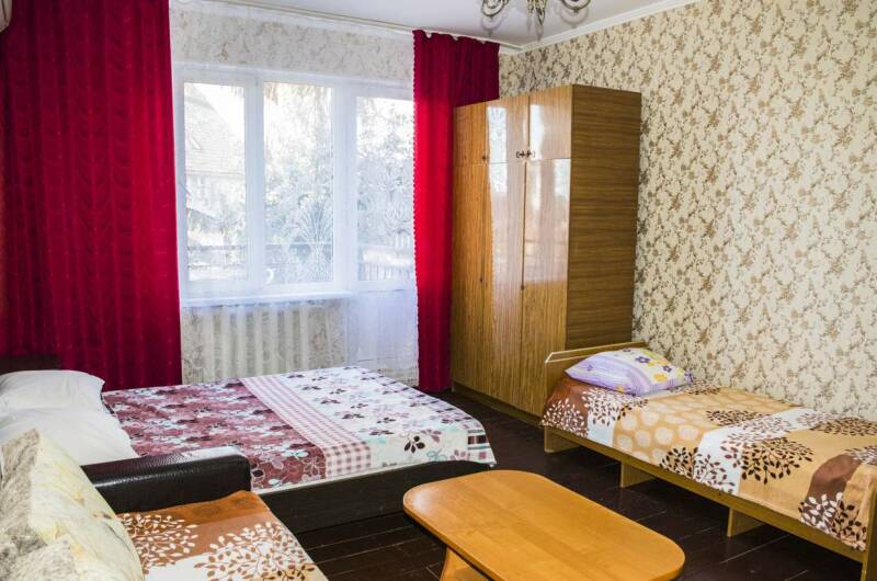 «Стандарт «4-х и 5-ти местный с балконом