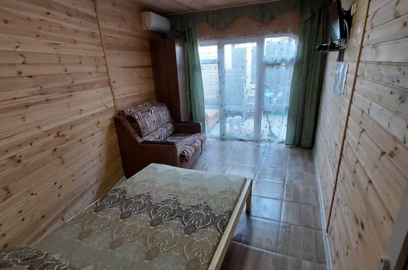 Трехместный