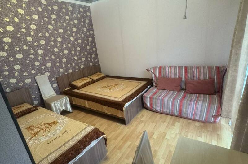 Трёхместный номер люкс с балконом