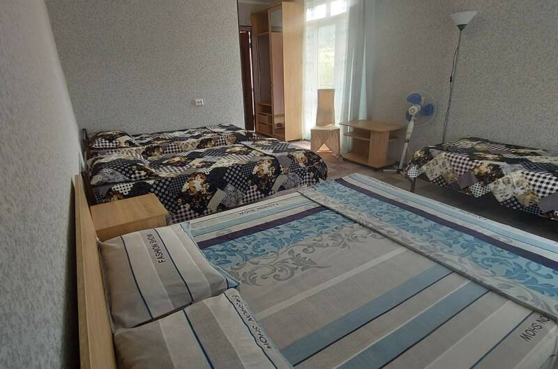 Пятиместный номер с балконом
