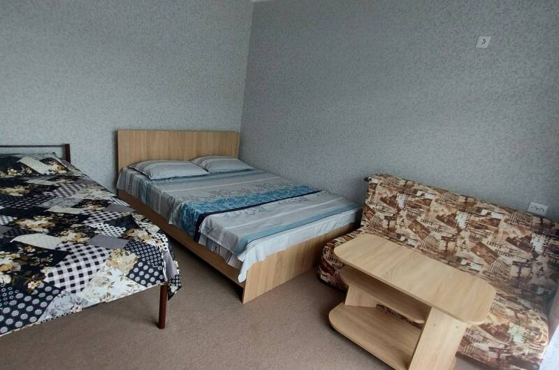 Трёхместный номер с балконом