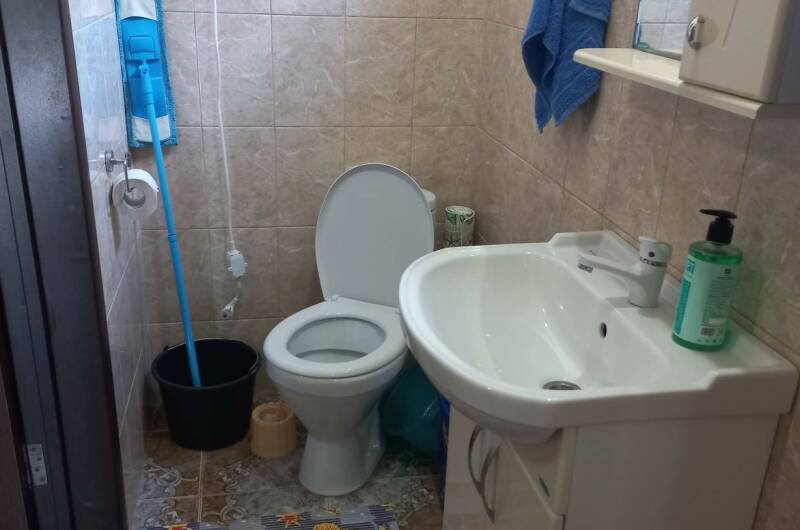 Двухкомнатный с кухней шестиместный