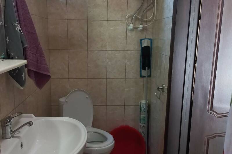 Двухкомнатный с кухней шестиместный