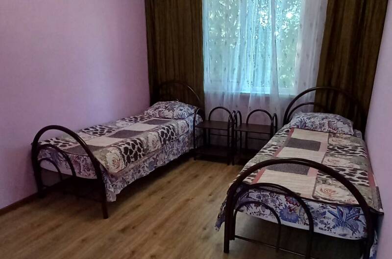 Двухкомнатный с кухней второй этаж