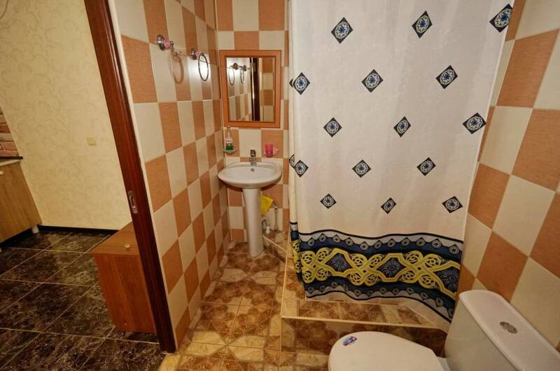 Четырехместный стандарт с плитой в номере