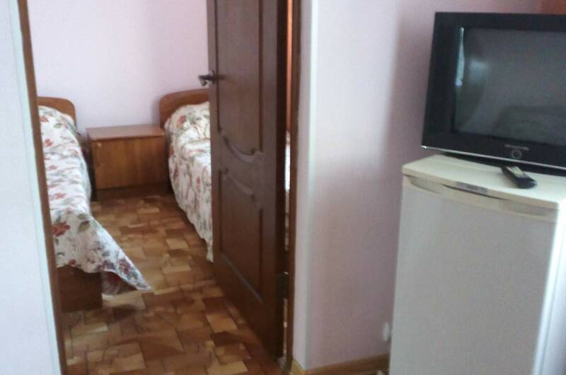 Комната 4-х местная состоит из 2-х комнат 2-этаж