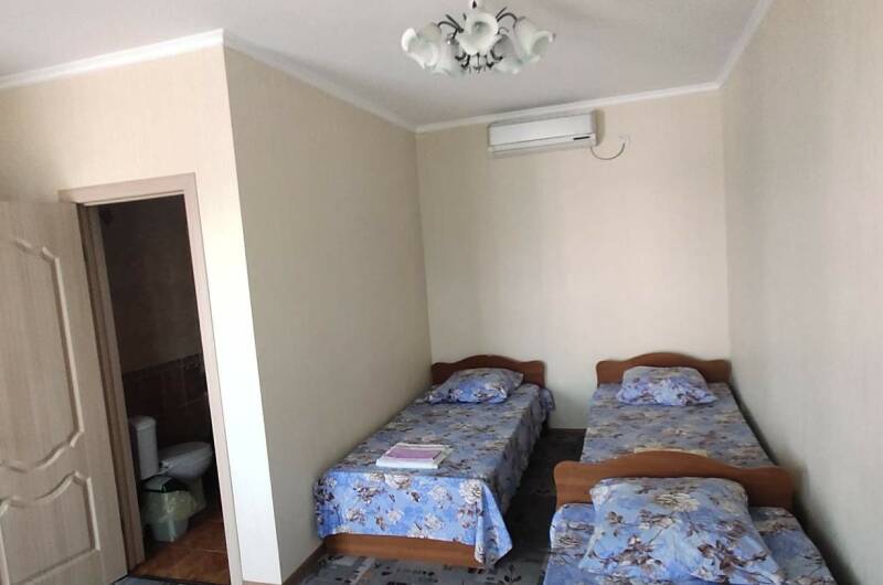 Комната"С УДОБСТВАМИ" 3Х. МЕСТ. N4. 2 ЭТАЖ