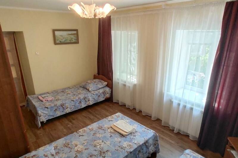 Комната"СТАНДАРТ" 3Х. МЕСТ. N8. 1 ЭТАЖ
