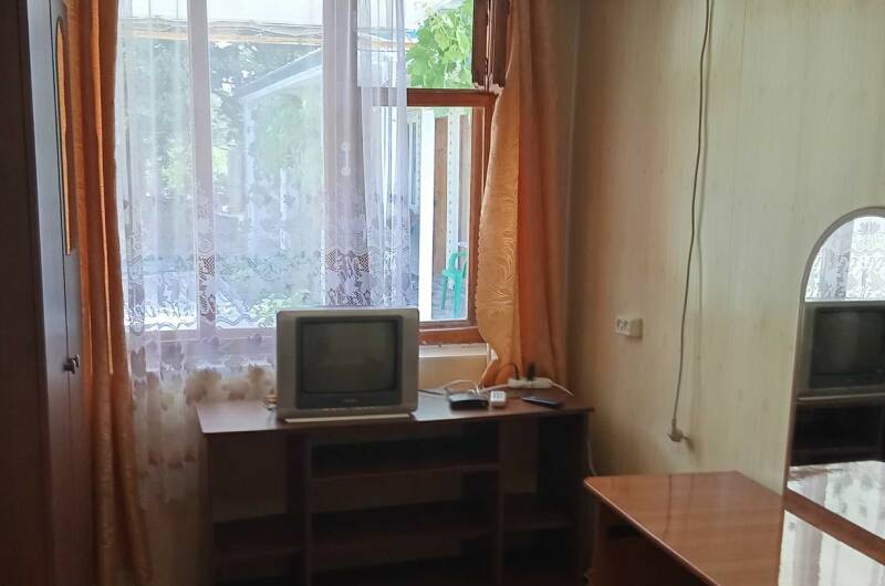 Четырёхместный номер на первом этаже с кухней