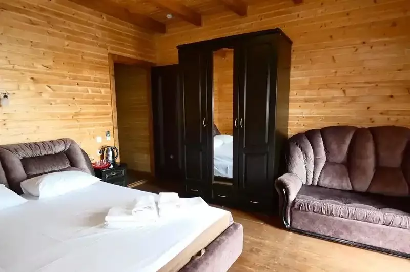 Комната с балконом на третьем этаже