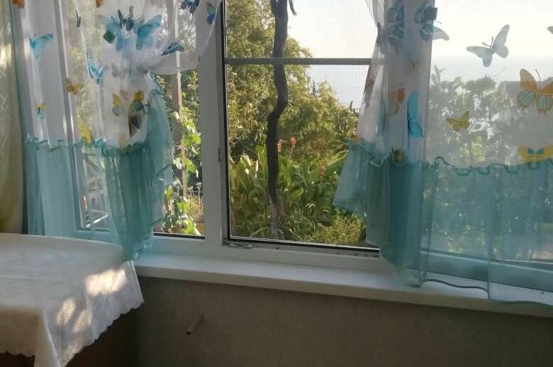 Люксик 17 м² в саду с верандой 9 м²