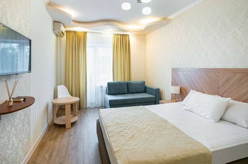 Комфорт, трехэтажный корпус