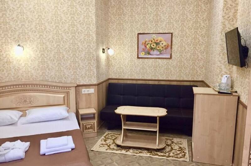 3-х местный номер с доп. местом возле бассейна