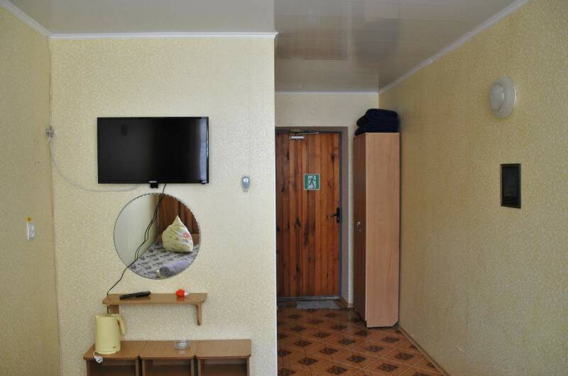 Трехместный номер (раздельные кровати, балкон)