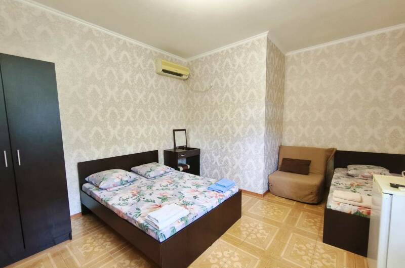 Трёхместный номер с удобствами
