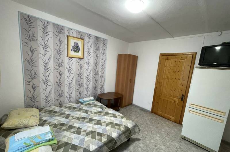 Трёхместный номер (N12; 1этаж)