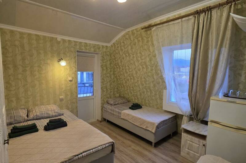 Трехместная комната с удобствами