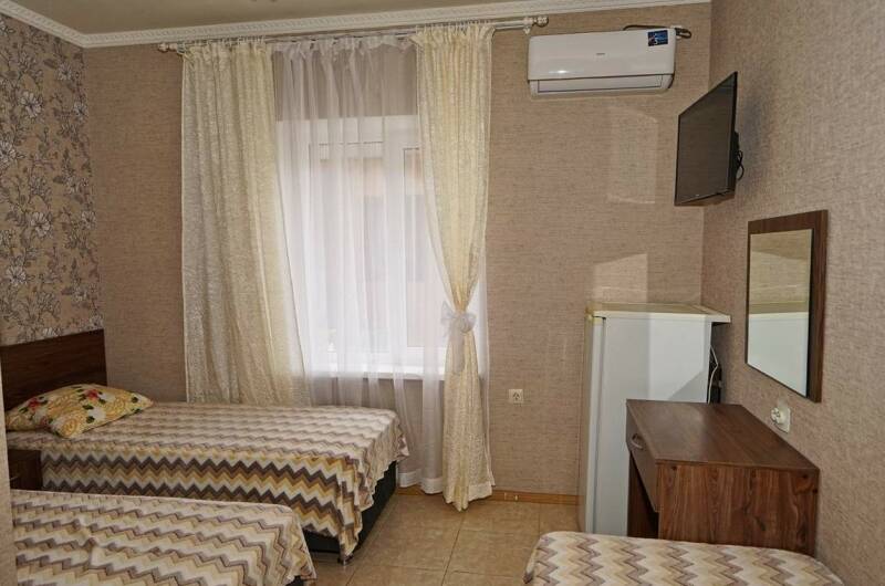 Трехместный номер в доме 1 этаж основные удобства