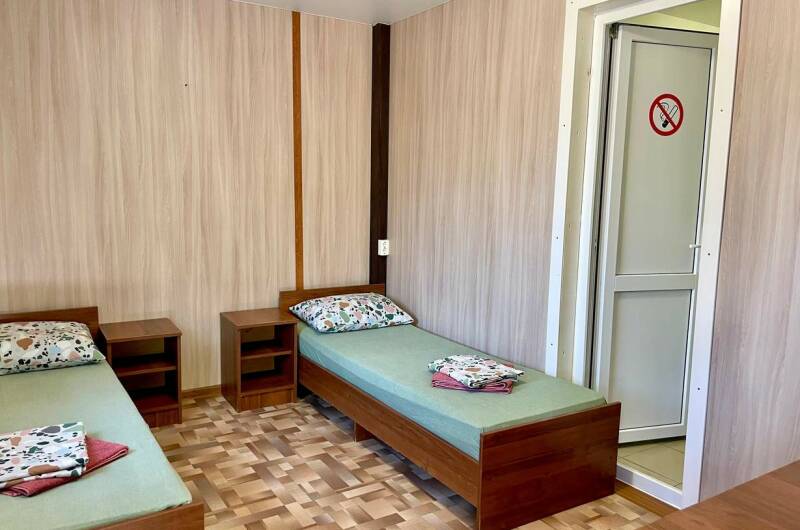 2 односпальные кровати, кондиционер, общая веранда