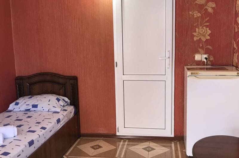 3 х местные с удобствами 3 этаж (арка)+дом. места