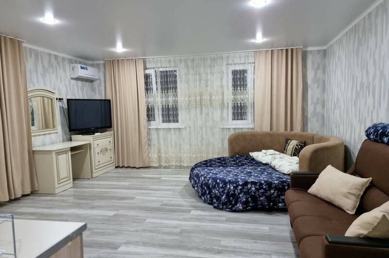 Двухкомнатный номер с удобствами и кухней в номере