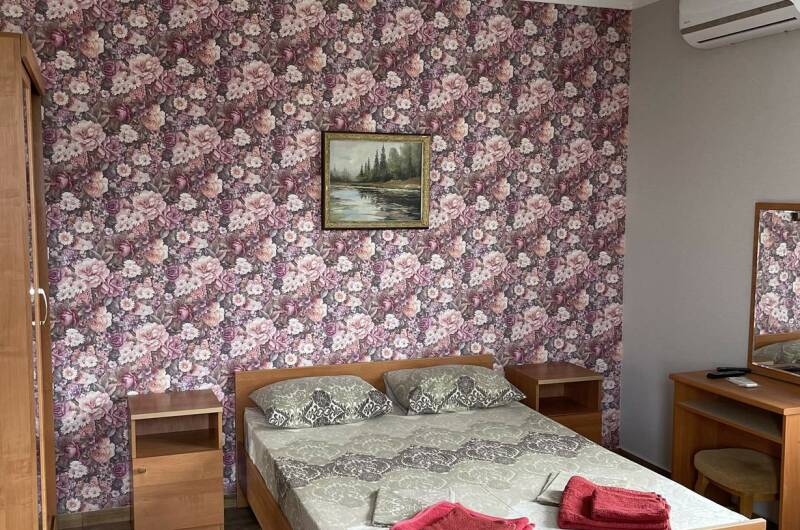 Трехместный номер с балконом