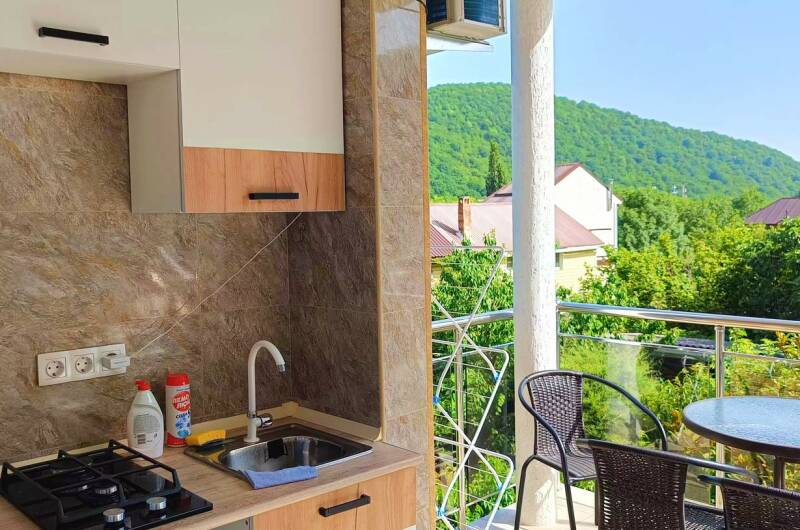 Трёхместный номер с собственной кухней