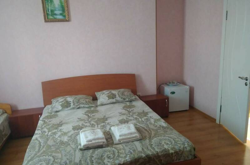 Комната для 3 х человек с 2 кроватями