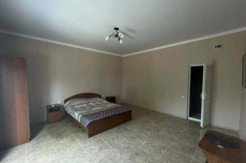 Стандартный номер с одной двуспальной кроватью