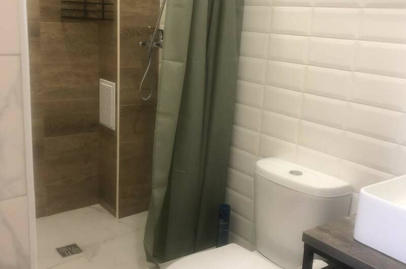 Трёхместный номер с патио и кухней