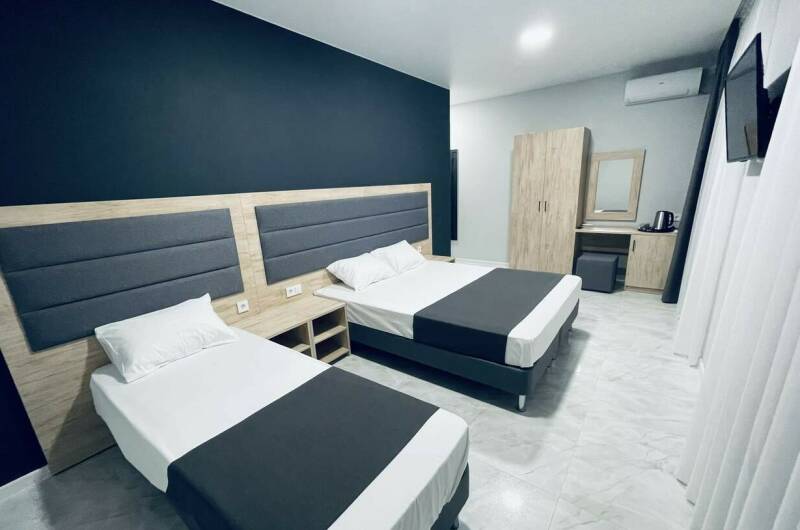 Трёхместный улучшенный номер (TRPL)