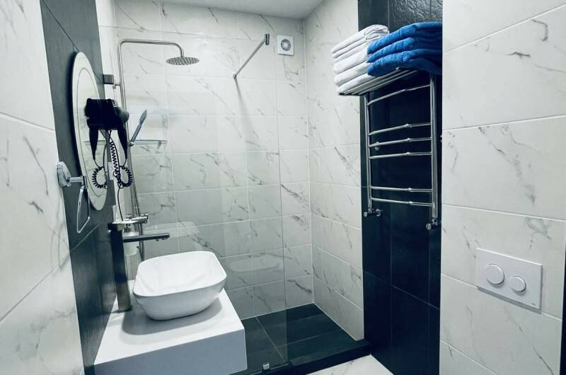 Трёхместный улучшенный номер (TRPL)