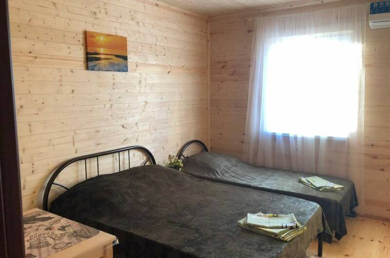 Двухкомнатный (8-ми местный) на первом этаже