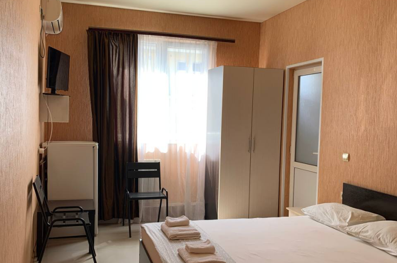 Комната на троих +