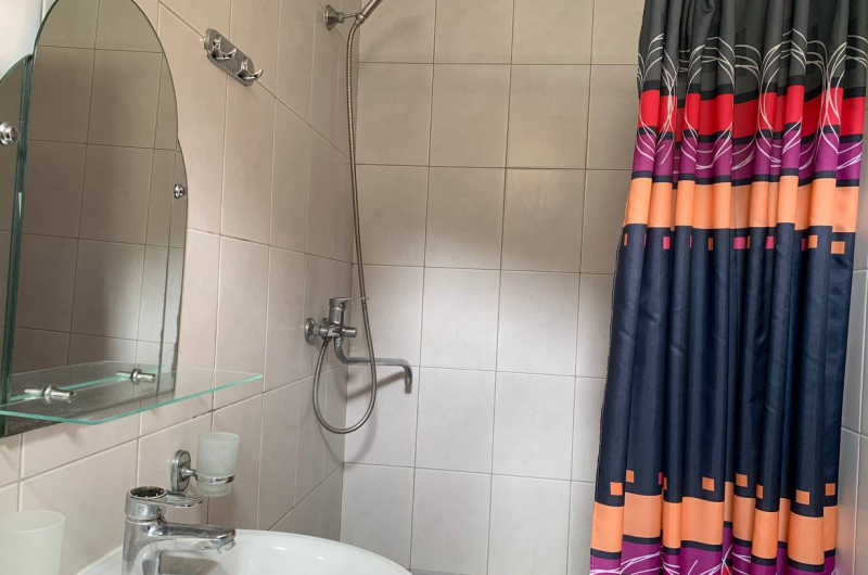 Комната на троих +