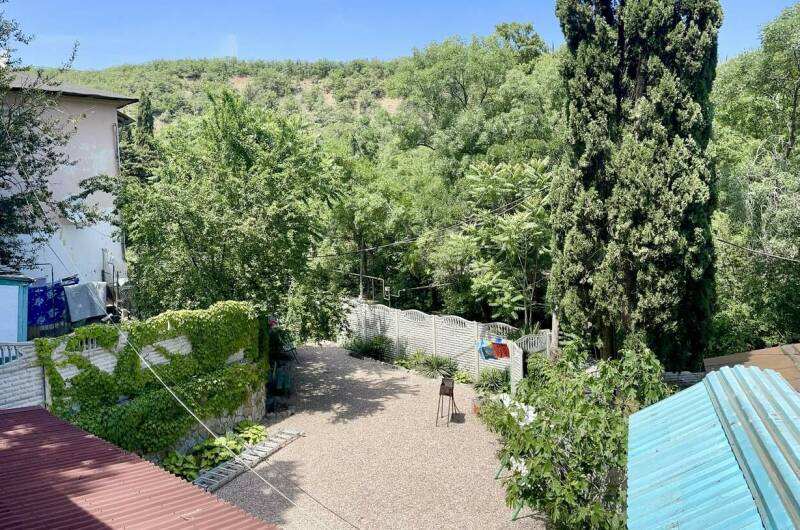 Семейный четырёхместный номер с балконом