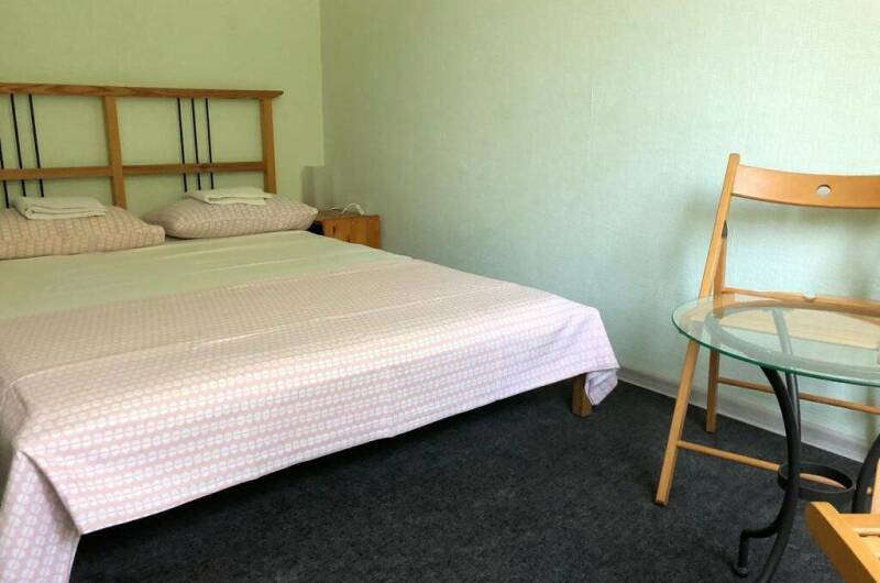 Номер «Стандарт» с одной двуспальной кроватью