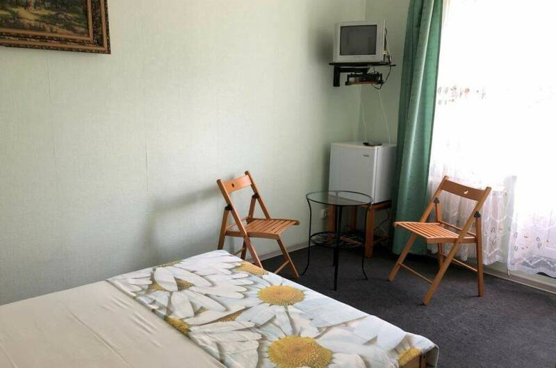 Номер «Стандарт» с одной двуспальной кроватью