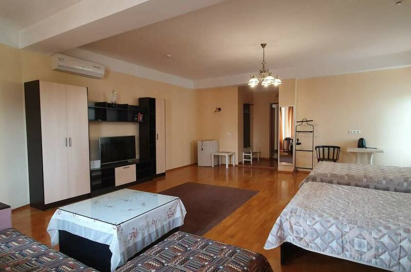 Двухместный номер № 4 с 2 двухспальными кроватями