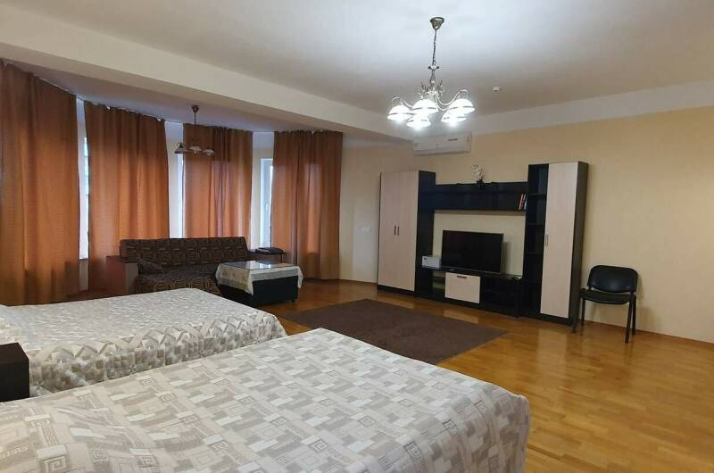 Двухместный номер № 4 с 2 двухспальными кроватями