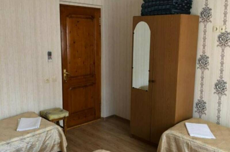 4-х местный номер с балконом «Эконом»